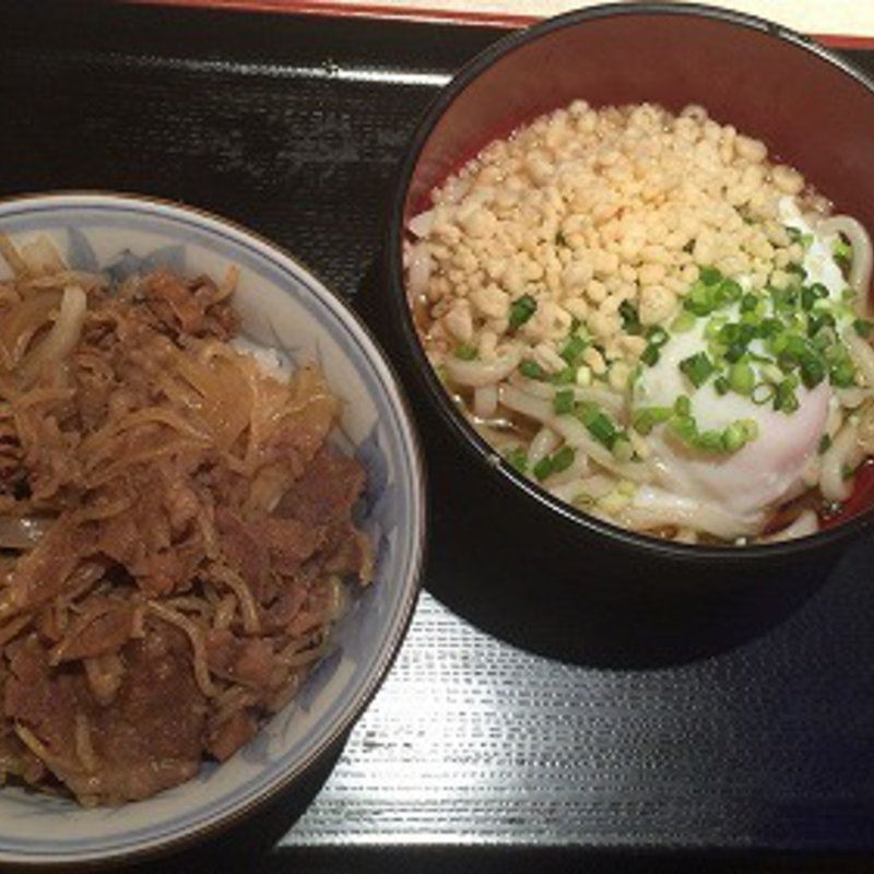 和：冷やし温玉うどん・牛肉丼(千味レストラン)