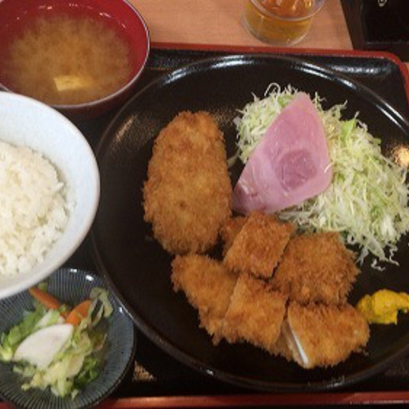 Cランチ（イカフライとコロッケ）(月源)