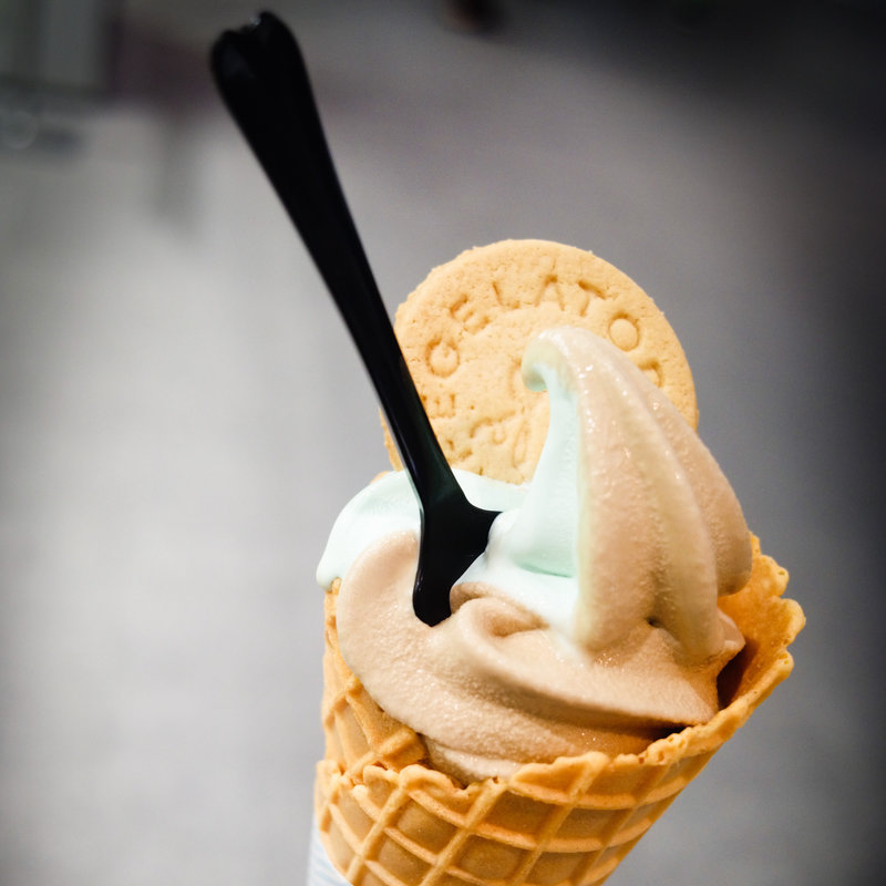 珈琲牛乳×バニラ ミックスソフトクリーム(ジェラート ピケ カフェ クレープリー  福岡PARCO)