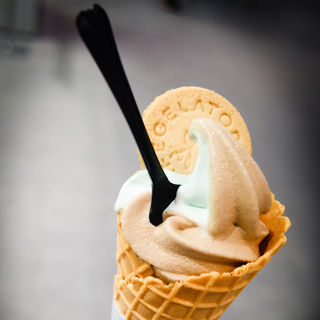 珈琲牛乳×バニラ ミックスソフトクリーム(ジェラート ピケ カフェ クレープリー  福岡PARCO)