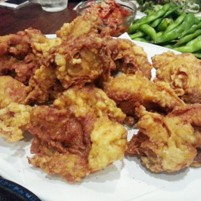 おやぱん名物！げんこつザンギ！(親子パンチ 居酒屋店)