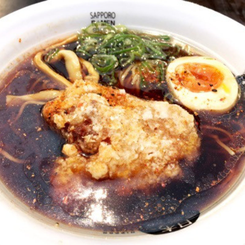 漆黒の煮干し中華そば(凌駕IDEA （りょうがいであ）)