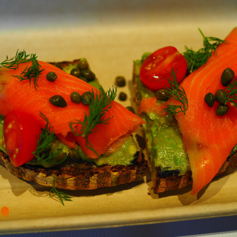 Smoked Salmon Toast(Two gins espresso )