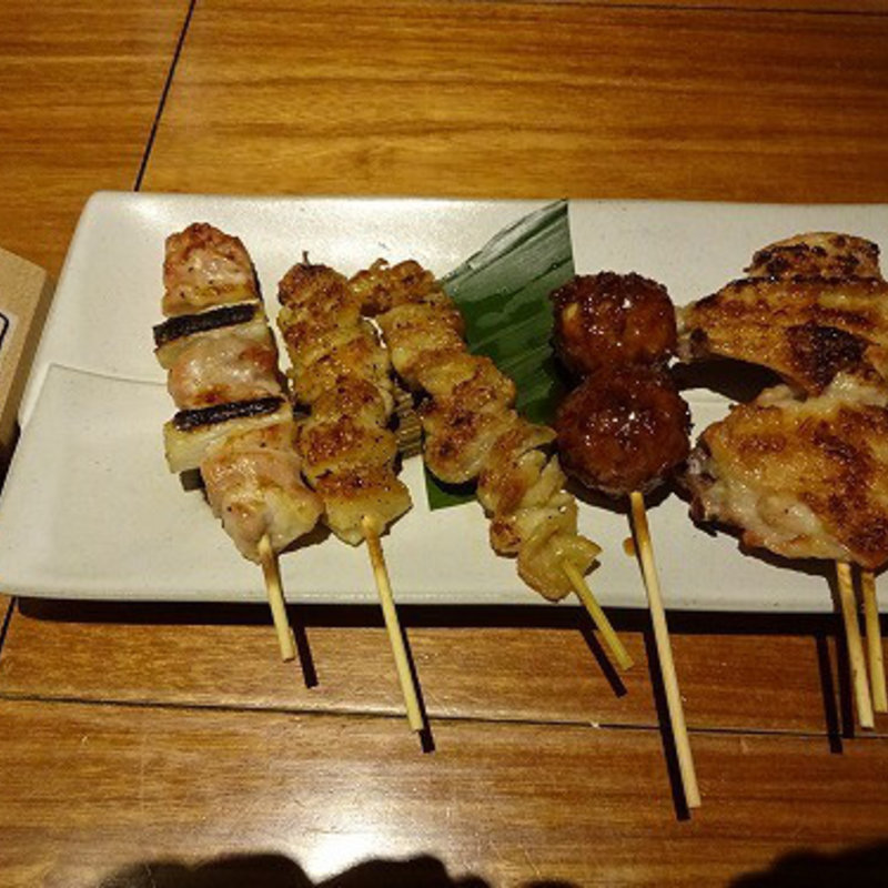 焼き鳥盛り合わせ（5種）(横浜 権之介)