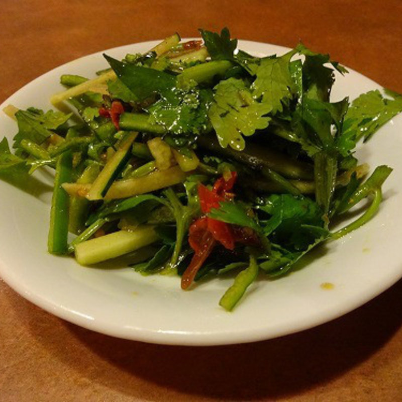 パクチーと青唐辛子のサラダ (大福林)