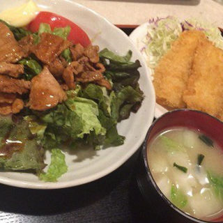 焼肉サラダ・イカフライ(千味レストラン)