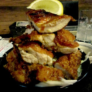 豚唐ザンギ丼(酒場TORIBIAN)