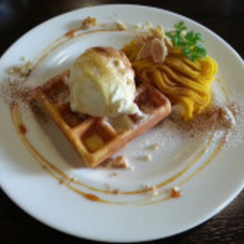 かぼちゃモンブランワッフル(唐揚げ＆ワッフル　アモール)