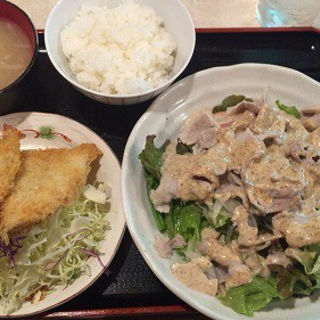 豚しゃぶサラダとキスフライ (千味レストラン)