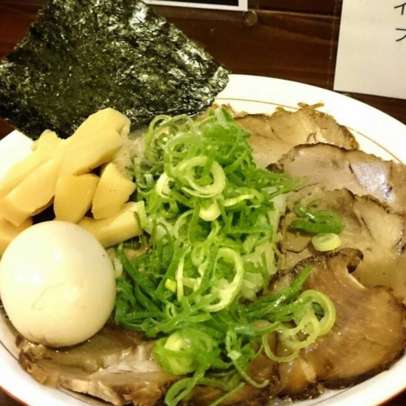 濃厚煮干しスペシャル（大盛り無料）(いりにぼ)