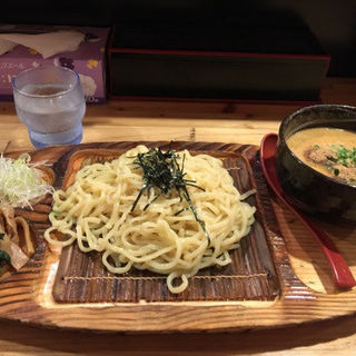 辛つけ麺 (麺場神徳 )