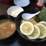 濃厚魚介豚骨レモンつけ麺(スージーハウス )