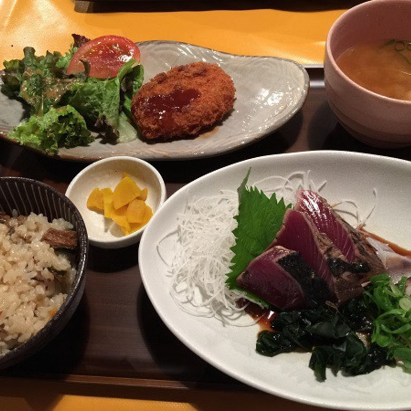藁焼き鰹のたたき定食(俵屋よさこいダイニング )