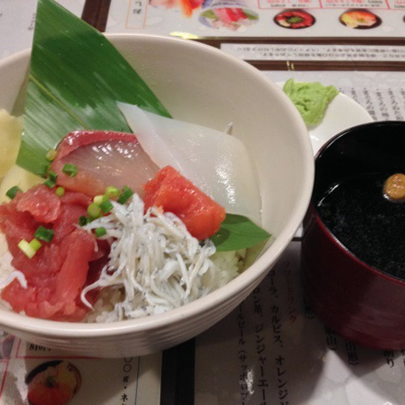 本日サービス丼 (まぐろのなかだ屋 TOC店)