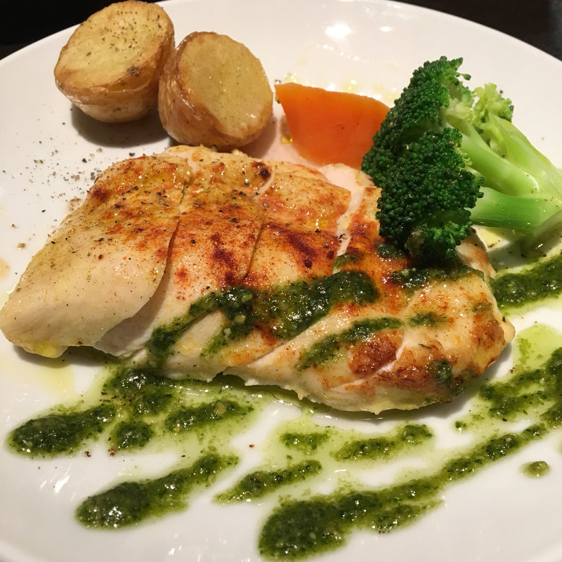 ヘルシータンドリーチキン(ワインバー 銀座トレオン16区)