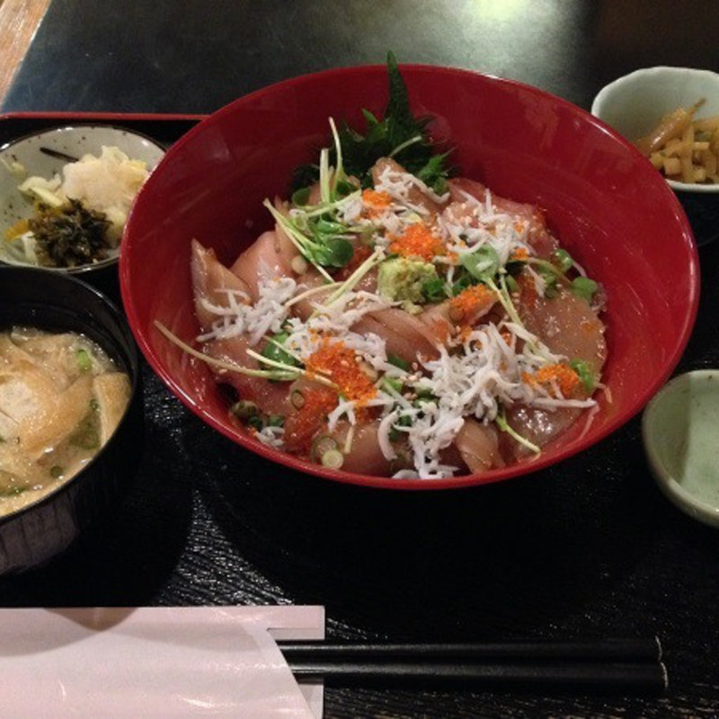 マグロの漬け丼(梓川 （あずさがわ）)