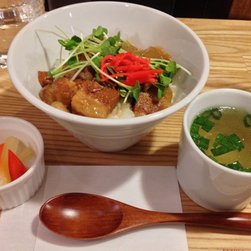 とろとろねぎの角煮丼(ジャローナ)