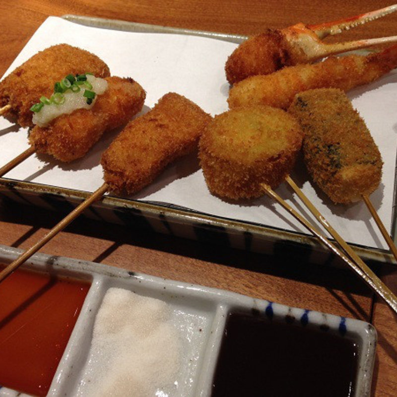 カラッとサクッと外せない逸品『7串お決まり盛り合わせ』(とんかつ 田 豊洲店 （トンカツ デン）)