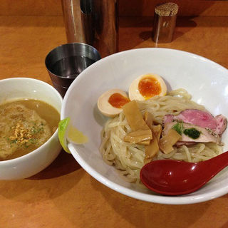 まだまだ人気継続中のつけ麺！新宿西口で見つけた絶品メニューをご紹介