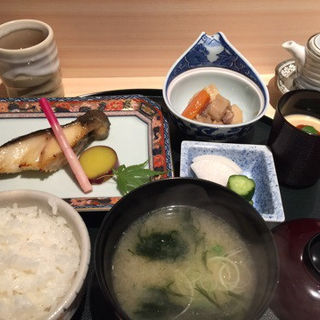 本日の鮮魚 焼物(鮨 海鮮と旬菜 有楽 海舟)