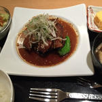 味の決め手はソースにあり！東京で美味しいソースが味わえるメニューはコレだ！