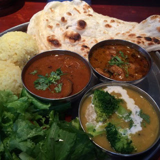 ホリディランチ+カレー3種(カマルプール )