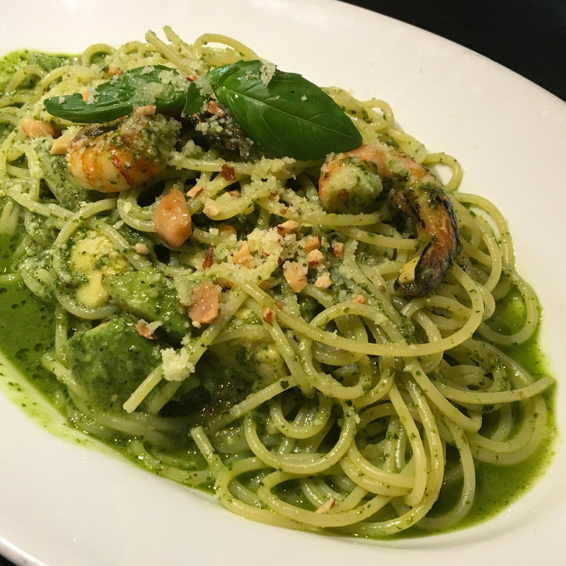 グリルシュリンプとアボカドのジェノベーゼ(アロハテーブル 代官山)