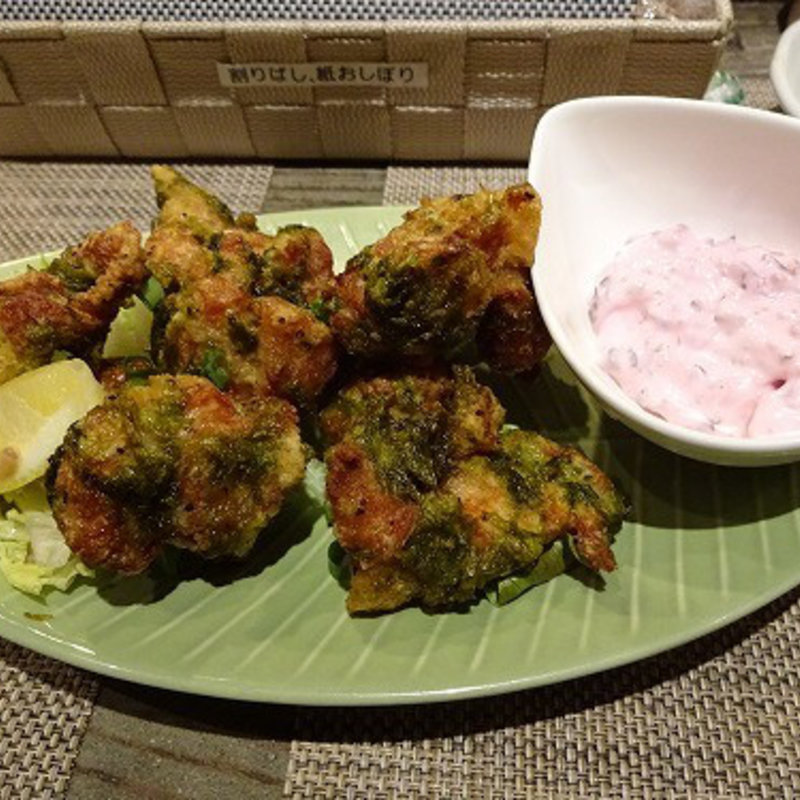 鶏のアーサー唐揚げ・桜のタルタルソース (沖縄時間(オキナワタイム))