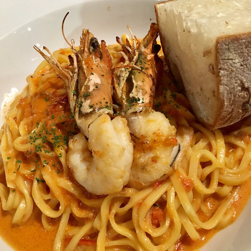 海老のトマトクリームパスタ(マザームーンカフェ 神戸国際会館店)