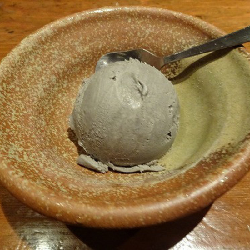 黒ゴマアイス (尾っぽや （おっぽや）)