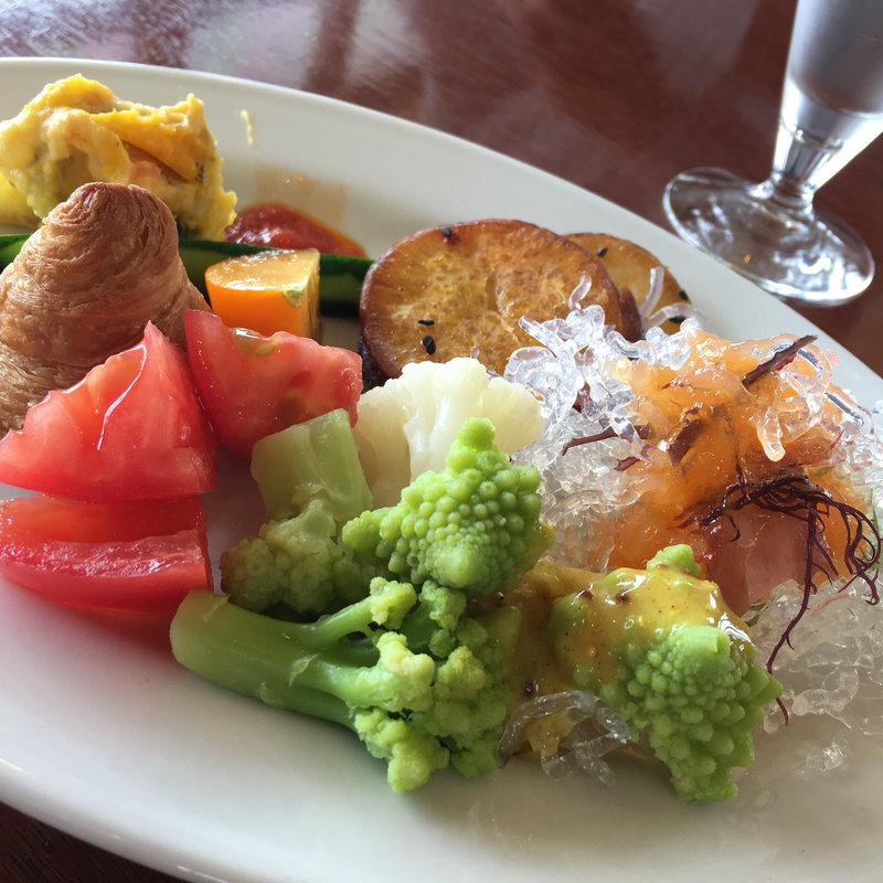 ランチにセットのサラダ食べ放題(丘の上のビアレストラン)