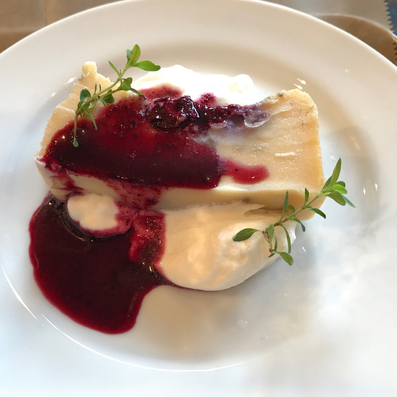 ブルーベリーの厚焼きクレープ(HAPTIC HOUSE)