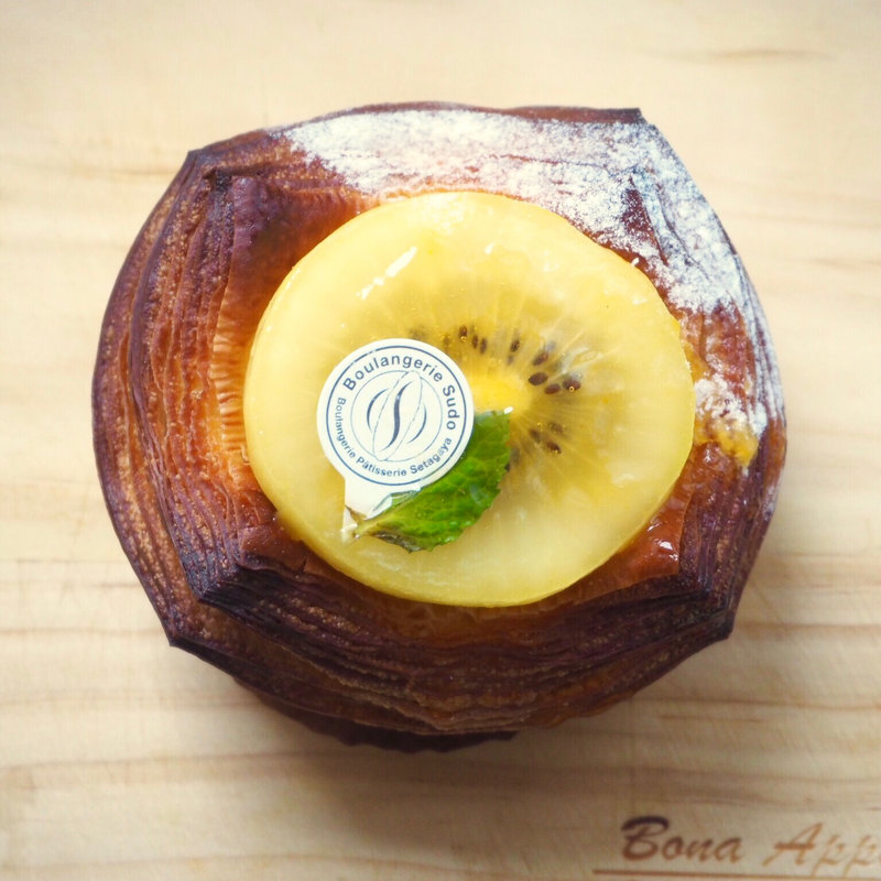 パイナップルとゴールデンキウイのデニッシュ(Boulangerie Sudo （ブーランジェリースドウ）)