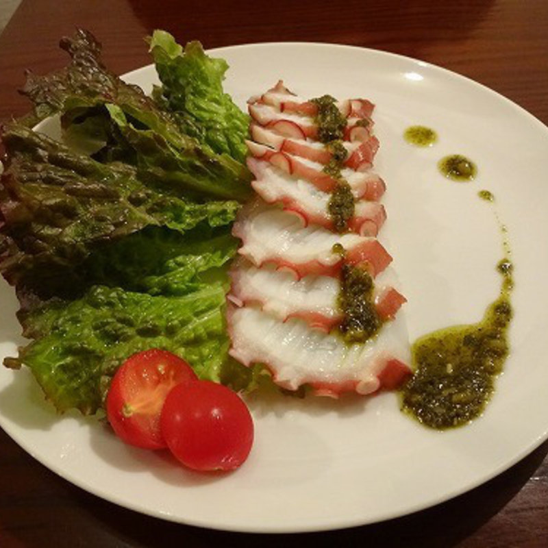 タコのカルパッチョ (ワイン家 Solish)