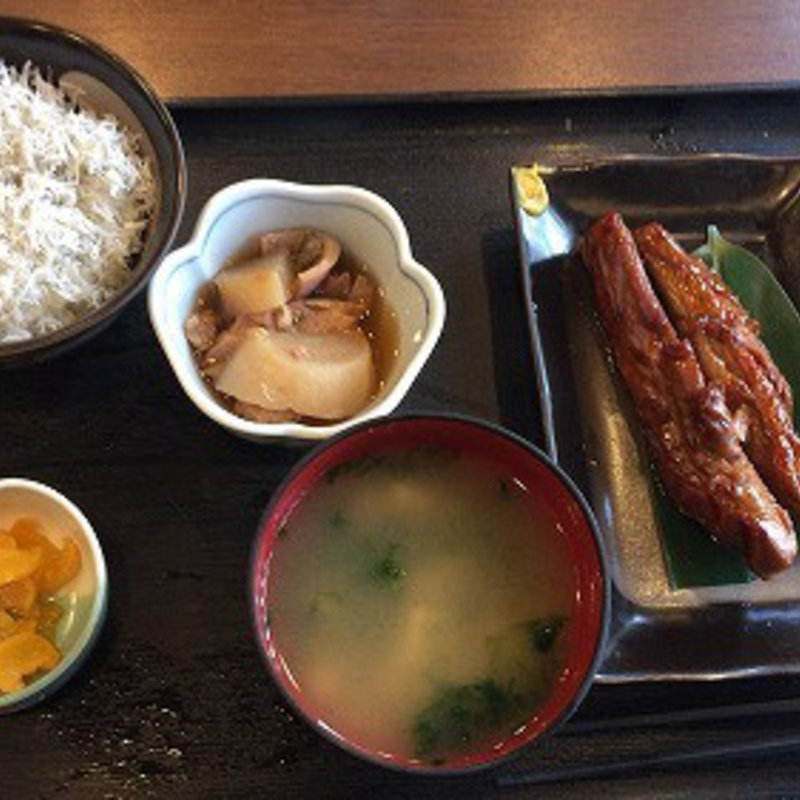 マグロステーキ丼＆しらす丼(池のや)