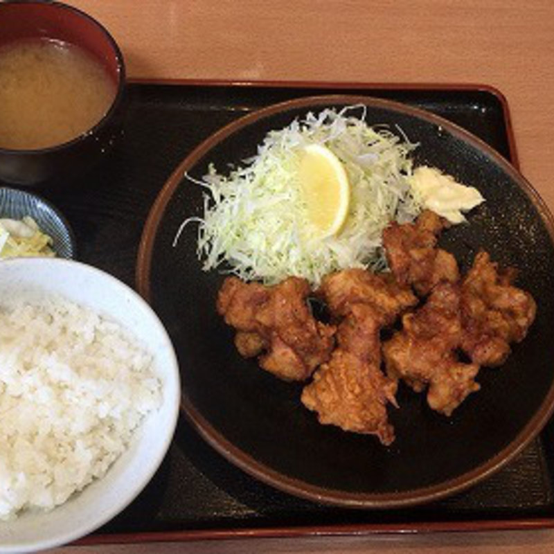 鶏の唐揚げ定食(月源)
