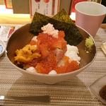 海鮮丼(海とぼんた 上野マルイ店)