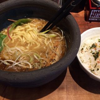 醤油ラーメン(俺の創作らぁめん 極や)