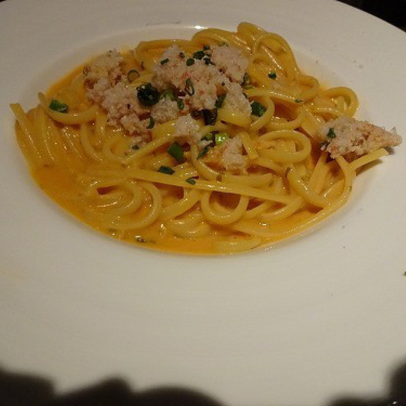 ズワイガニのトマトクリームソースパスタ　リングイネ (ボンヴィアッジオ)