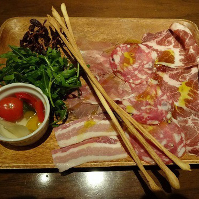生ハム盛り合わせ (ボンヴィアッジオ)