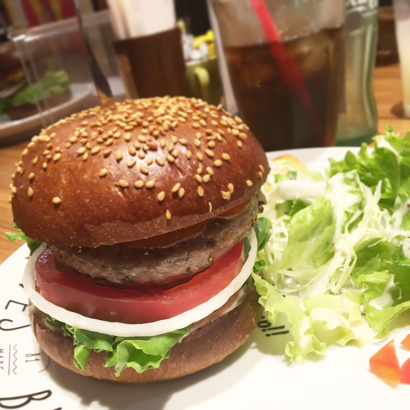レッドホットバーガー(WAVES BURGER 名駅南店 （ウェーブスバーガー）)