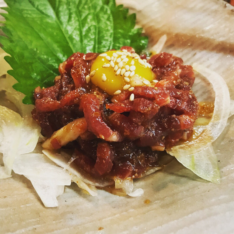 桜ユッケ(ばかとあほ 駅南店)