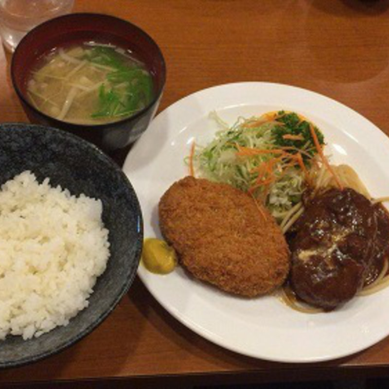 シチューハンバーグ・ポテトミートコロッケ(遊季亭)