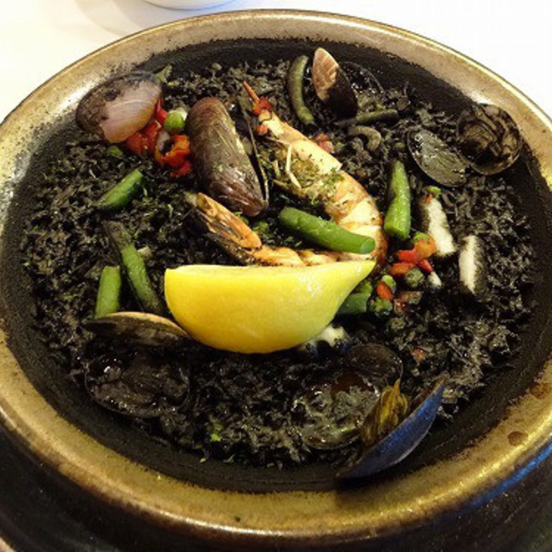 パエリアランチ  イカスミ(アマポーラ ルミネ横浜店)