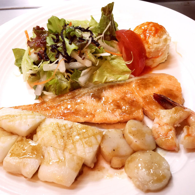 mixシーフードのバター焼きセット(洋食鉄板焼 OPEN SESAME！（オープンセサミ！）)