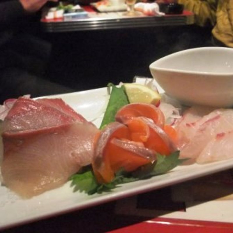 市場直送鮮魚造り3種盛り合わせ(チキンヤロー )