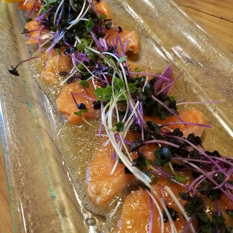 トラウトサーモンのカルパッチョ(Italian Kitchen VANSAN)