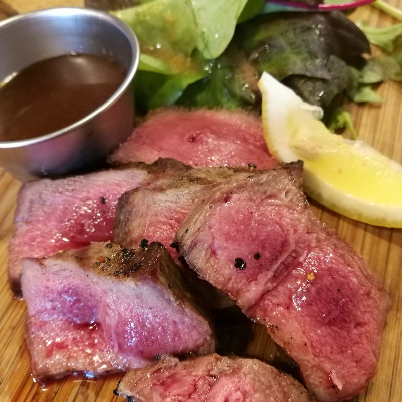 厚切り牛タンのグリル(Italian Kitchen VANSAN)