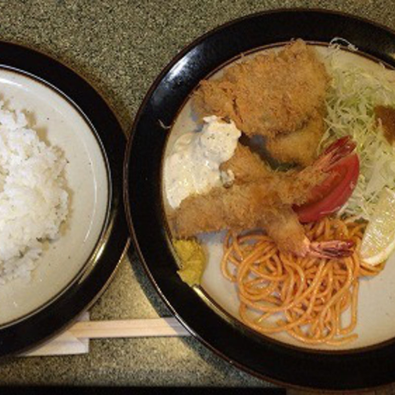 ミニカツとエビフライ定食(勝鬨亭 （カチドキテイ）)