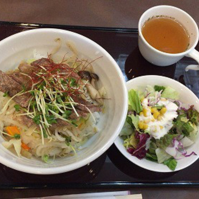 牛ロースステーキ丼(ガーデンテラス )